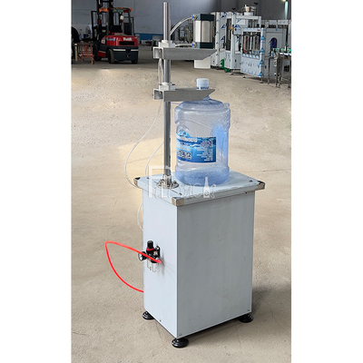 Garrafa plástica automática 3 galões 5 galões equipamento tampando da máquina da água engarrafada de 20 litros para a máquina de enchimento do galão fornecedor