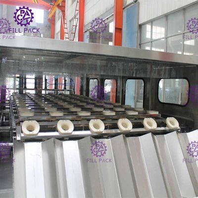 3 em 1 água mineral de Monoblock que enxágua a garrafa plástica tampando de enchimento da máquina 900BPH 10L fornecedor