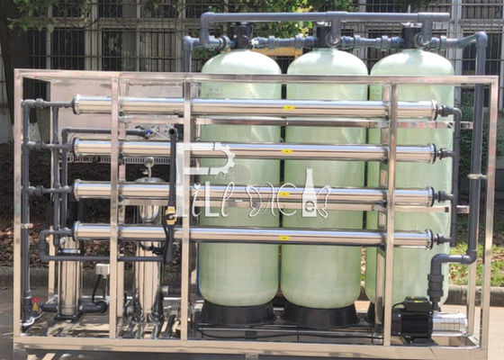 Planta do RO da água potável 2000 LPH com esterilizador UV fornecedor