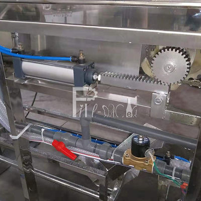 Sus 316 máquina de enchimento do jarro do galão 3 200BPH com suporte de garrafa